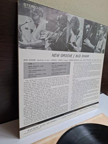 Bud Shank - New Groove / Bud Shank - LP album (op zichzelf