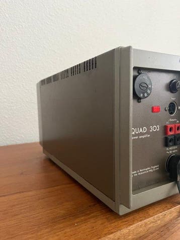 Quad - 303 2-Channel Solid state eindversterker