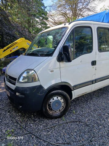 CAMIONNETTE BACHEE