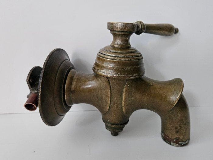Massieve waterkraan uit boerderij (2.5 kg) - Aangepast voor, Antiek en Kunst, Antiek | Keukengerei