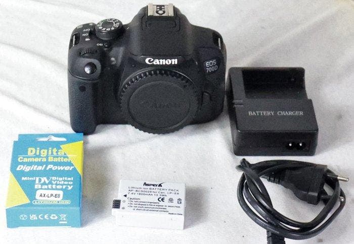 Canon EOS 700D met lader en accu Digitale camera, TV, Hi-fi & Vidéo, Appareils photo numériques