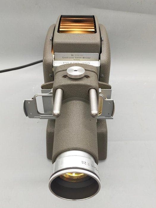 Leitz Prado 250 | Leitz hektor 10cm | with Case Projector, Verzamelen, Foto-apparatuur en Filmapparatuur