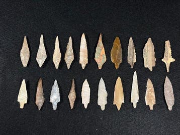 Paléolithique 20 pointes de flèche Aterian – (environ 40