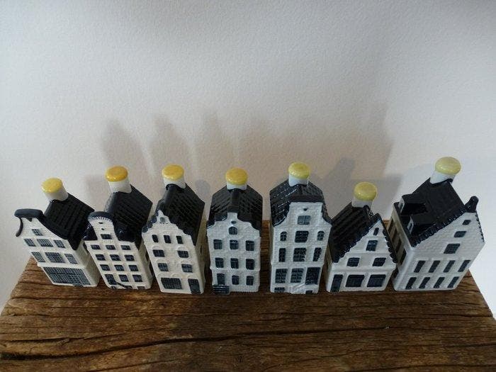 KLM-huisje - Zeven KLM/Bols huisjes gevuld met Bols, Antiek en Kunst, Antiek | Wandborden en Tegels