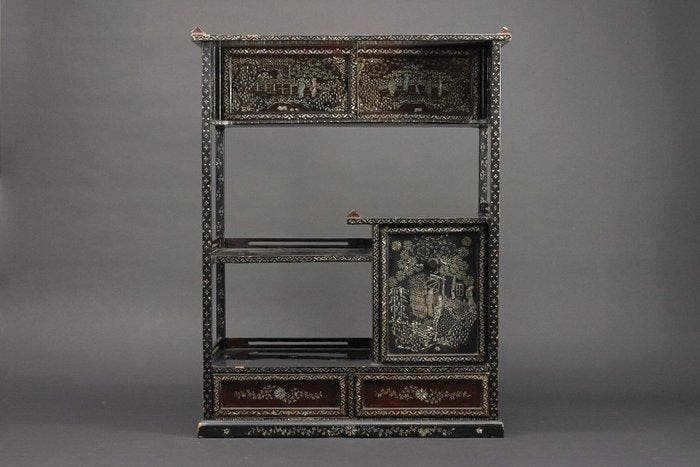 Kabinet - Antieke lakwerk vitrinekast met parelmoer-inleg -, Antiek en Kunst, Antiek | Overige Antiek