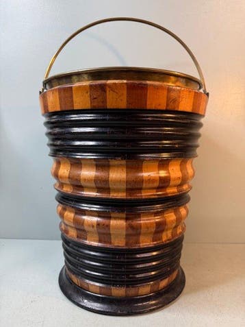Emmer - Antieke tweekleurige houten thee-emmer / bloembak, Antiek en Kunst