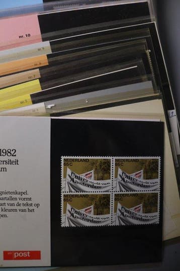 Nederland 1982/2001 - Complete collectie PTT mapjes in doos, Postzegels en Munten, Gestempeld