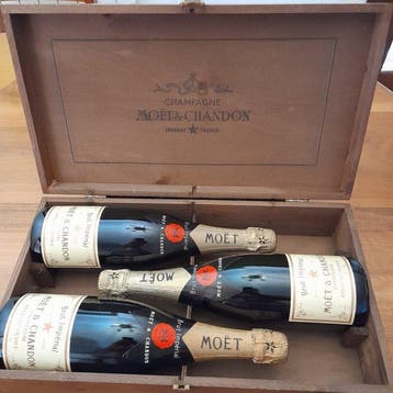 1980 Moët & Chandon - Champagne Brut - 3 Bouteilles (0,75 L), Nieuw