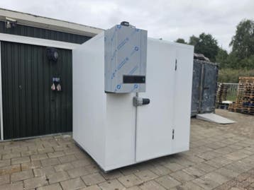 Vriescel 180 x 180 x 202 cm stekker klaar