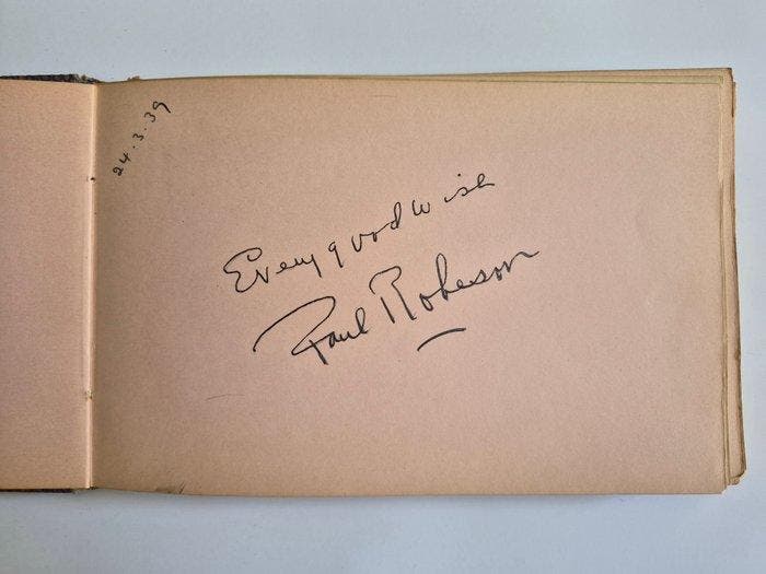Autographs - Collection dautographes de musiciens, Collections, Cinéma & Télévision