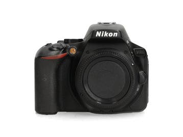 Nikon D5600 - <6.500 kliks - 1 jaar garantie, Ophalen of Verzenden