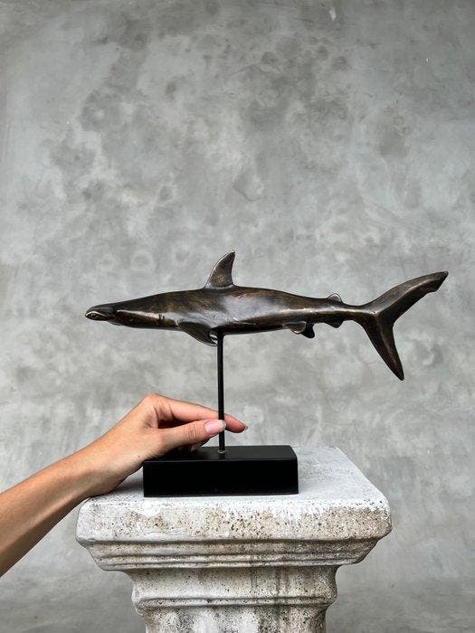 Sculpture, NO RESERVE PRICE - Bronze Hammerhead Shark on a, Antiquités & Art, Art | Objets design