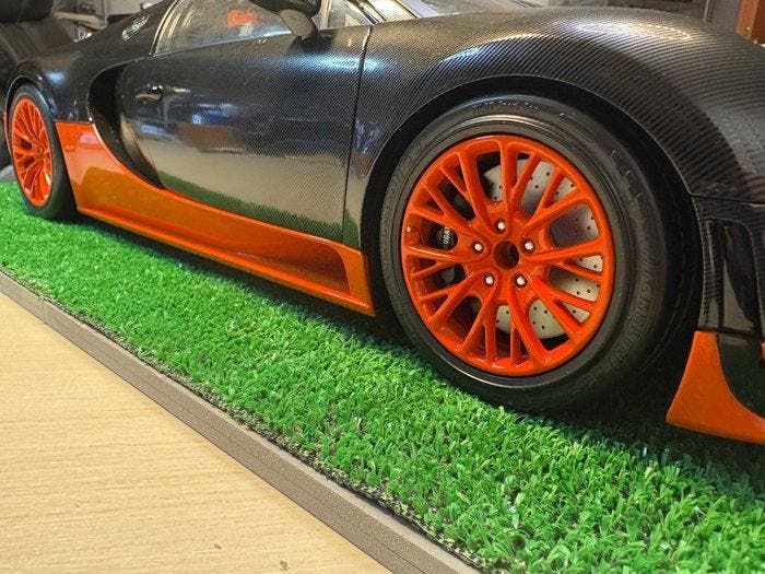 Altaya 1:8 - Model sportwagen - Bugatti Veyron Super Sport -, Hobby en Vrije tijd, Modelauto's | 1:5 tot 1:12