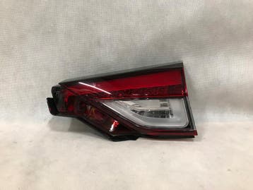 Mitsubishi Eclipse Cross 2021 LIFT achterlamp rechts binnen, Verzenden, Gebruikt
