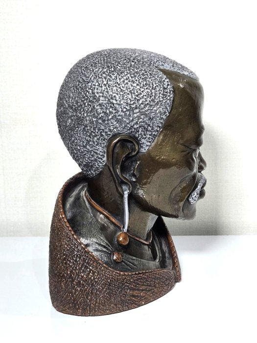 Buste dhomme en bronze massif à patine argentée, dorée. -, Antiek en Kunst, Kunst | Niet-Westerse kunst