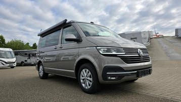 Volkswagen California Ocean met automaat en hefdak 15397, Automaat, Buscamper of Camperbus, Volkswagen, Treinzit