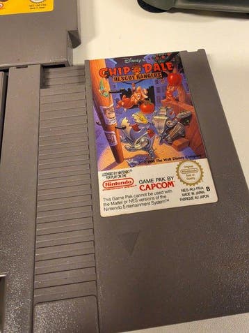 Nintendo - Nes - NES & 4 Controllers & 5 Games & Joystick -
