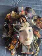 Themacollectie - Decoratieve maskers en een collectie poppen, Antiek en Kunst, Antiek | Speelgoed