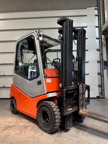 BT CBG1.5 triplex cabine 4655 heures, Articles professionnels, Machines & Construction | Chariots élévateurs & Transport interne
