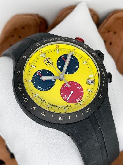 Ferrari - Pit Crew Chronograph Titan - SF01-YW - Homme -, Bijoux, Sacs & Beauté, Montres | Hommes