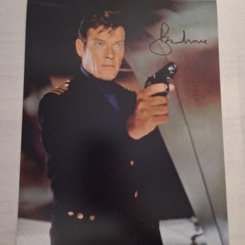 James Bond 007: The Spy Who Loved Me - Roger Moore as 007, Nieuw