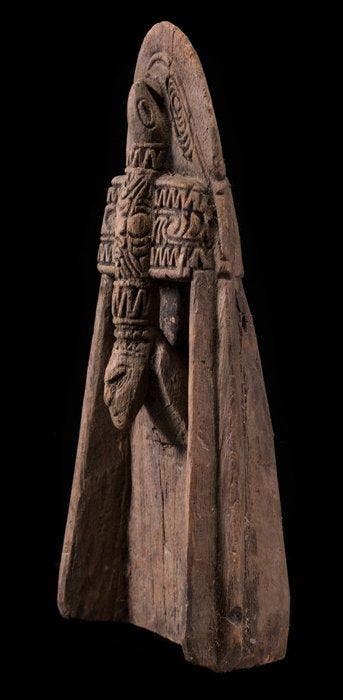 Oude gebruikte kano-punt uit de Sepik, - Papoea-Nieuw-Guinea