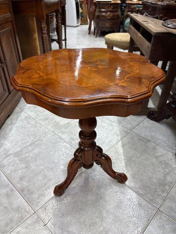 Table dappoint - Ronce de noyer, Olivier