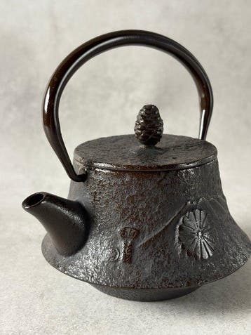 Nambu Tekki - Oikan Foundry ) - Theeketel - IJzer -