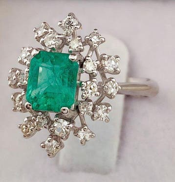 Bague - 18 carats Or blanc Émeraude - Diamant