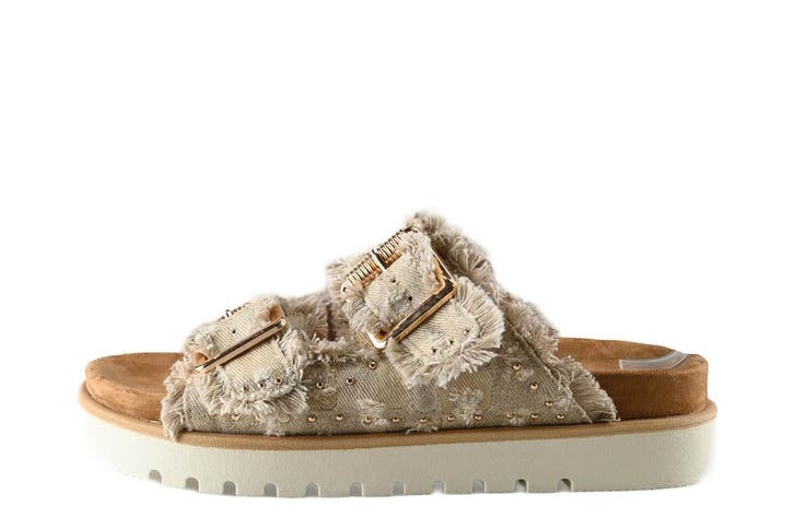 Mustang Slippers in maat 38 Beige, Kleding | Dames, Schoenen, Beige, Zo goed als nieuw, Slippers, Verzenden