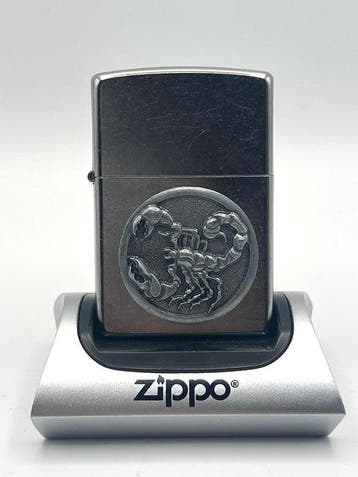 Zippo, No Reserve Price - Scorpion Emblem - Brush Chrome, Nieuw