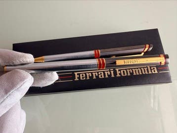 Ferrari - Boligrafo & pluma Ferrari Fórmula by Cartier, Collections