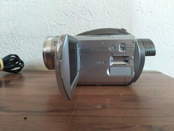 Panasonic HDC-DX1 AVCHD High-Definition mini-DVD-camcorder.