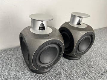 Bang & Olufsen - BeoLab 3 zilver + tafelstand Luidsprekerset