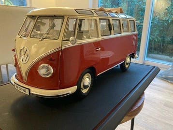 Autres Altaya 1:8 - Voiture miniature - Volkswagen T1 Samba