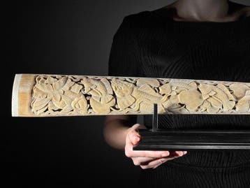 Geen minimumprijs - Prachtig uit hout gehouwen groot