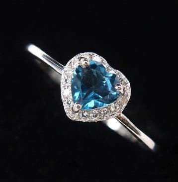 Topaas - Zilver, Het Hart van de Oceaan – Ring met Blauwe