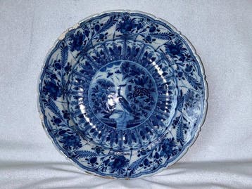 De Klaauw Delft - 490 - Wandbord - Delft 17e eeuw pauwenbord