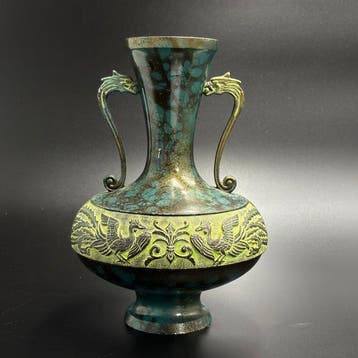 Vaas - Brons, gemarmerd blauw en gouden patina, pauwenrelief