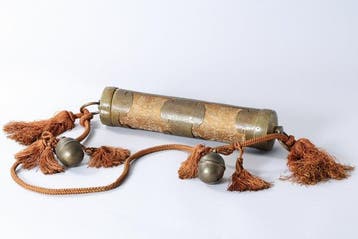 Boeddhistische objecten - Belamulet met originele houten, Antiek en Kunst