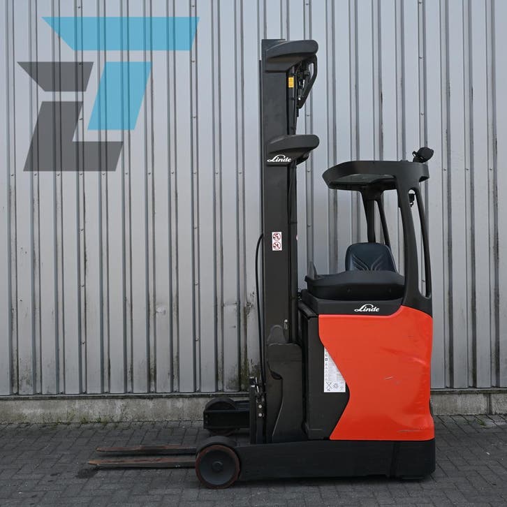 Linde R12B-01 Elektrische reachtruck, Articles professionnels, Machines & Construction | Chariots élévateurs & Transport interne