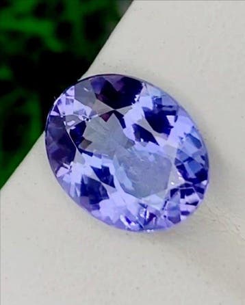Bleu, Violet Tanzanite - 3.74 ct - International Gemological