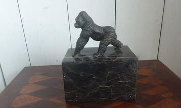 Beeld, Gorilla - 17 cm - Brons, Marmer, Antiquités & Art