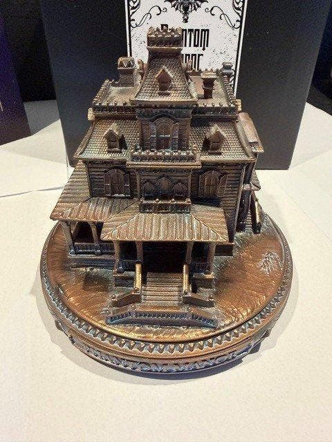 Figurine - Disneyland Paris - Phantom Manor Set - Luxe Boek,, Verzamelen, Disney