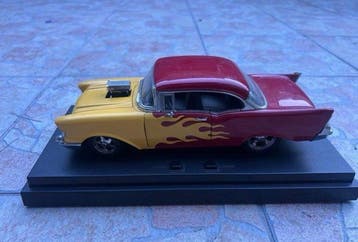 Ertl 1:18 - Voiture miniature - Chevrolet Bel Air (1957), Nieuw