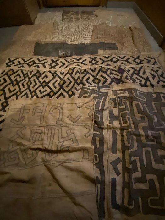 Textiel (13) - 70 cm - 65 cm, Antiek en Kunst, Kunst | Niet-Westerse kunst