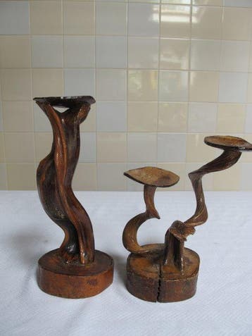Decoratief ornament (2) - Houten sculptuur/ standaard met