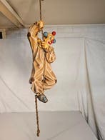 jun asilo - jun asilo - Beeld, Clown aan touw - 68 cm - Hars