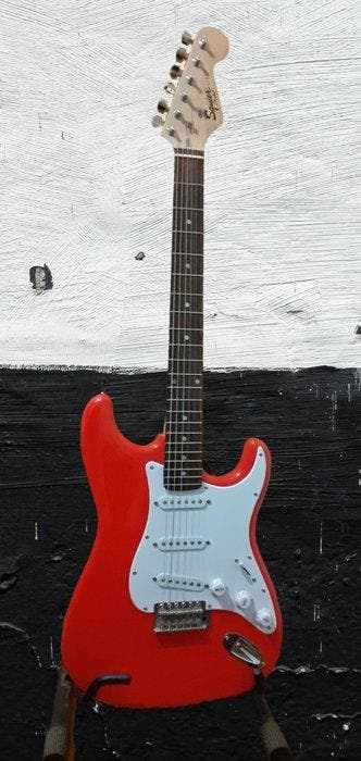 Squier - Stratocaster SE-100 - - Elektrische gitaar - China, Nieuw