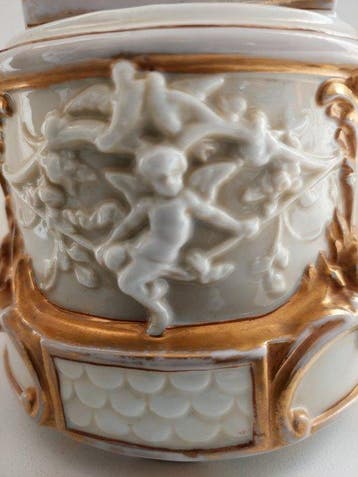 Vase à parfum - Porcelaine à la cendre dos